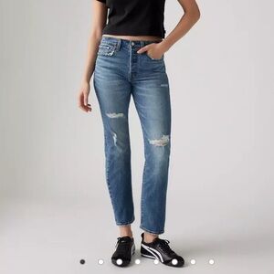 Levi’s Wedgie Hight Waist Straight Distressed Denim Sz 26